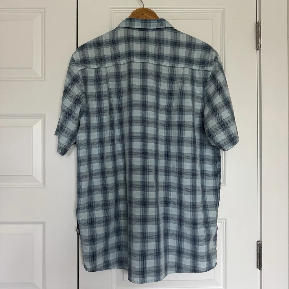 The North Face Tekware Mens Large Blue Plaid Short Sleeve Button Down Shirt